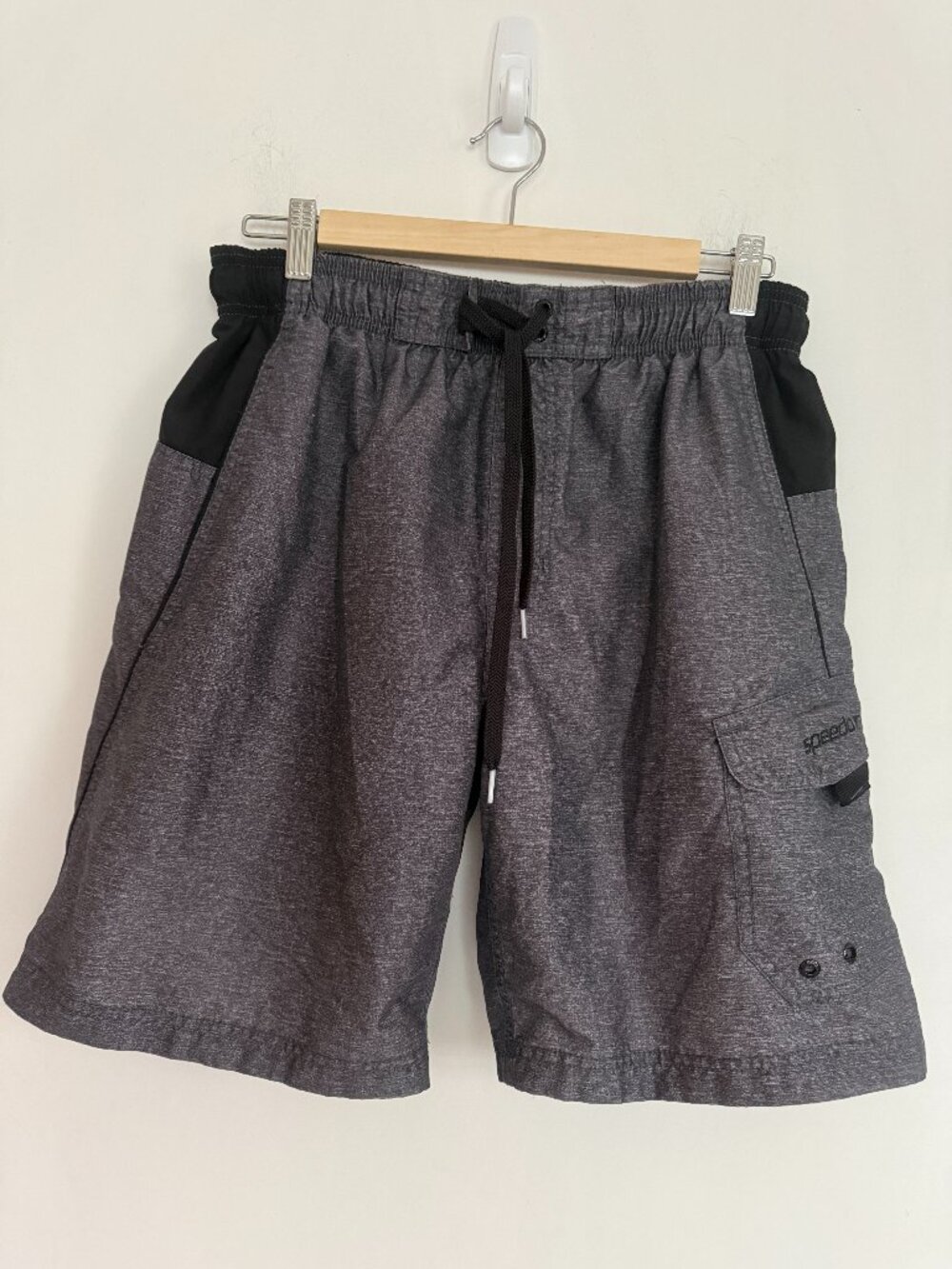 SPEEDO Men Gray Black Mesh Lined Left Front Leg Pocket Swim Trunks Size L
